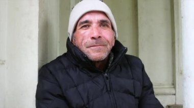 Şili bir üst düzey adam açık havada closeup portresi