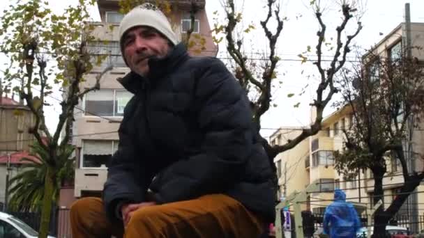 Vieil homme chilien sur le parc — Video