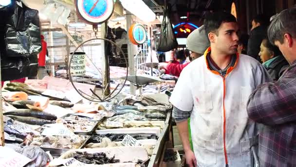 Mercado Central markt in Santiago, Chili — Stockvideo