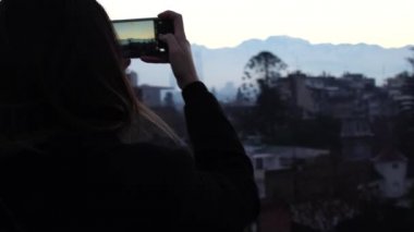 Kız alarak resim of Santiago şehir sabah, Şili