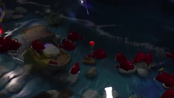 İnsanlara kolay balıkçılık - Junina parti (Festa Junina) Brezilya'da bir geleneksel oyun — Stok video