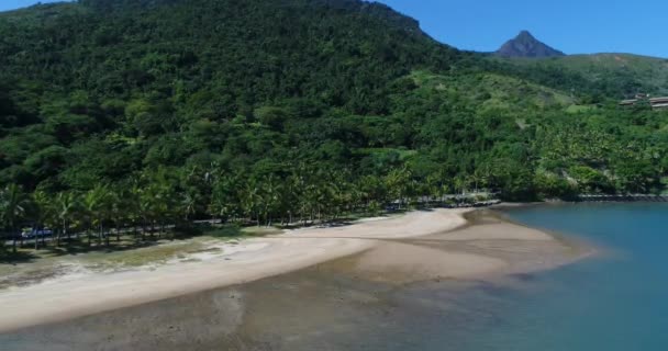 Luftaufnahme des Garapocaia-Strandes in ilhabela, Brasilien — Stockvideo