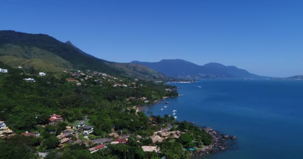 Letecký pohled na ostrově Ilhabela, Brazílie — Stock video