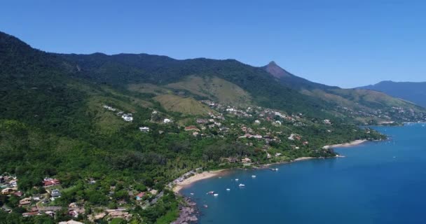 A légi felvétel a Ilhabela, Brazília — Stock videók