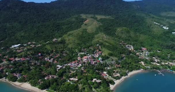 Luftaufnahme vom Paradiesstrand in ilhabela, Brasilien — Stockvideo
