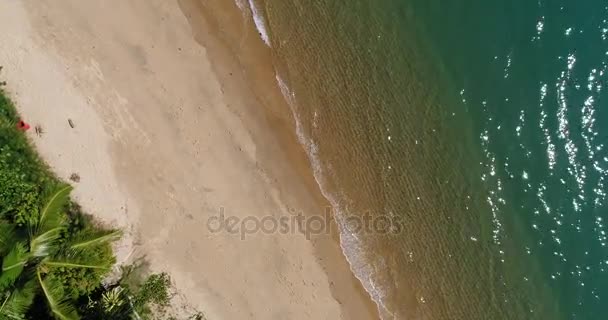 Vista superior de una playa — Vídeos de Stock