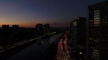 Bitirim İkili Sao Paulo, Brezilya için marjinal Pinheiros üzerinde