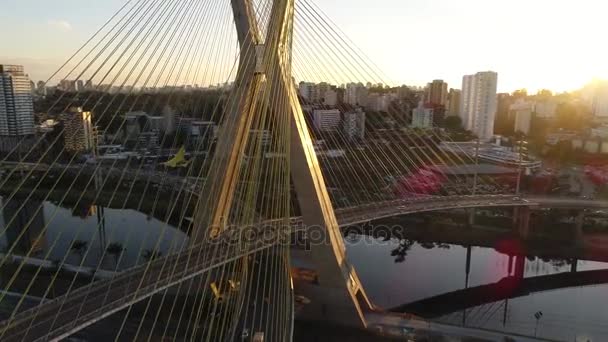 Luchtfoto van Estaiada brug in Sao Paulo, Brazilië — Stockvideo