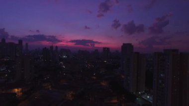 Günbatımı hava görünümünü Sao Paulo, Brezilya