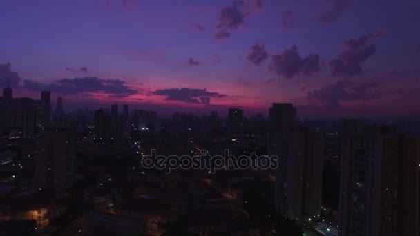 在圣保罗，巴西的日落鸟瞰图 — 图库视频影像