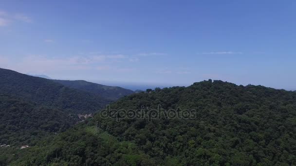 vue aérienne des montagnes 