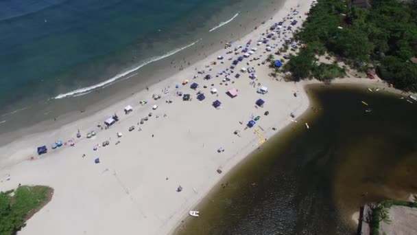 Letecký pohled Barra do Una Beach, Sao Paulo, Brazílie — Stock video