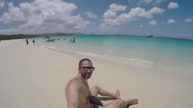 Adam bir selfie alarak Whitsundays, Queensland, Avustralya