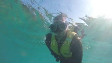 Sualtı dalış selfie Great Barrier Reef, Avustralya