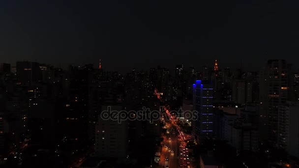 Volando sobre Sao Paulo en un tiempo de puesta del sol, Brasil — Vídeo de stock