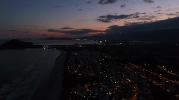 Riviera de Sao Lourenco Playa de noche en Sao Paulo, Brasil — Vídeos de Stock