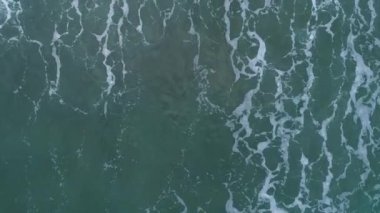 dalgaların üst görünümü