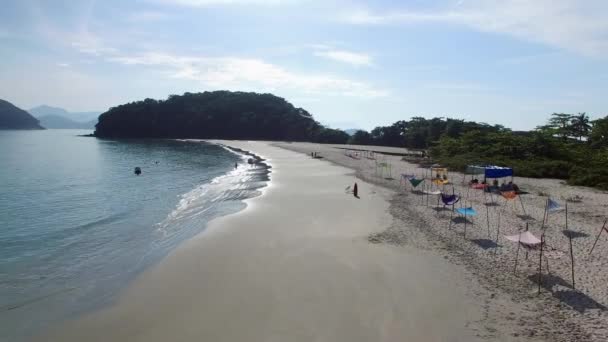 Luchtfoto van Paradise Island in Sao Sebastiao, Brazilië — Stockvideo