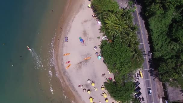 Top View of a Beach em Ilhabela, São Paulo, Brasil — Vídeo de Stock