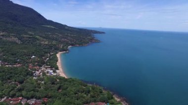 Praia havadan görünümü yapmak Curral (Curral Beach) Ilhabela, Sao Paulo, Brezilya