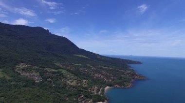 Praia havadan görünümü yapmak Curral (Curral Beach) Ilhabela, Sao Paulo, Brezilya