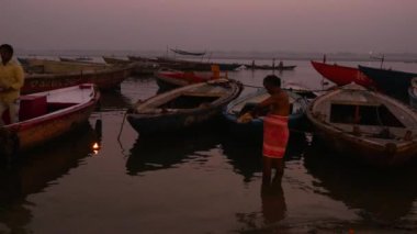 Varanasi, Hindistan - Kasım 2016 yaklaşık: Ganj Nehri, Varanasi, Hindistan