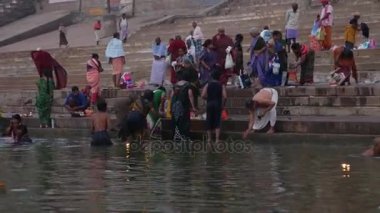 Varanasi, Hindistan - Kasım 2016 yaklaşık: Ganj Nehri, Varanasi, Hindistan