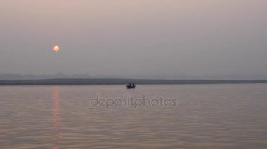 Sunrise Ganj Nehri, Varanasi, Hindistan