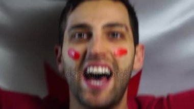 Kırmızı ve beyaz renklerle kutluyor Futbol Fan