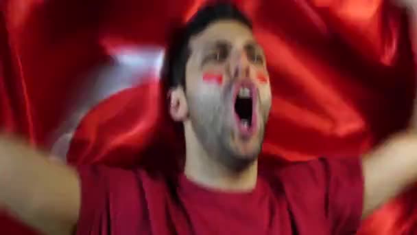 Chico turco celebrando con bandera de Turquía — Vídeos de Stock