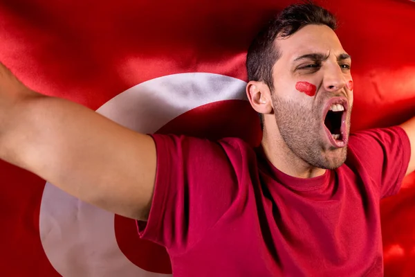 Turkiska kille firar med Turkiet flagga — Stockfoto