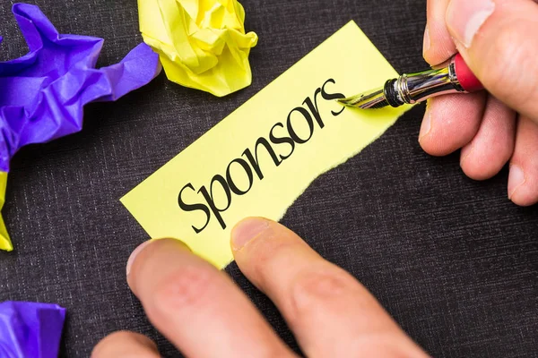 Bir kavram resmi Word'de sponsorlar — Stok fotoğraf