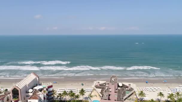 Luftaufnahme des Sao Lourenco Strandes in Sao Paulo, Brasilien — Stockvideo