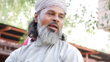 Müslüman adam yakın çekim