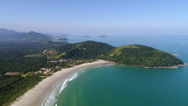 Luchtfoto van Sao Sebastiao stranden van Sao Paulo, Brazilië — Stockvideo