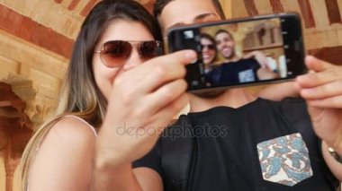 Bir selfie Amber Fort, Jaipur, Hindistan çekici çift