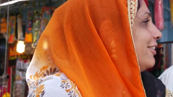 Porträt einer indischen Frau in Pushkar, Indien — Stockvideo