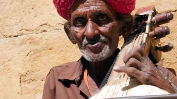 Portret mężczyzny Rajasthani Tradicional w Jaisalmer, Indie — Wideo stockowe