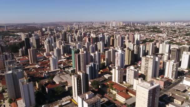 Вид с воздуха на город Рибейрао-Прето в Сан-Паулу, Бразилия — стоковое видео