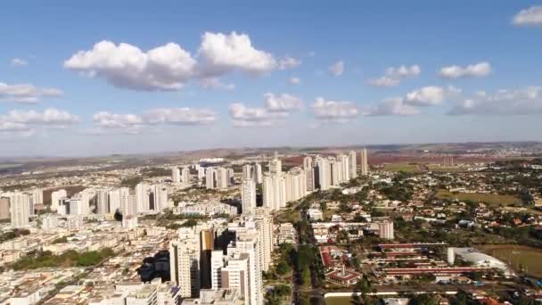 Luchtfoto uitzicht van Ribeirao Preto stad in Sao Paulo, Brazilië — Stockvideo