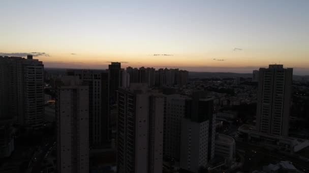 Silueta de Edificios Residenciales en Ribeirao Preto, Brasil por Drone — Vídeos de Stock