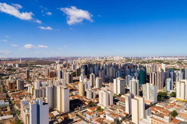 Vista aérea de la ciudad de Ribeirao Preto en Sao Paulo, Brasil — Foto de Stock