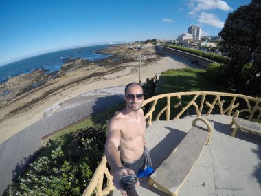 Porto, Portekiz bir Selfie alarak genç Gezgin