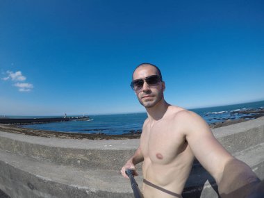 Porto, Portekiz bir Selfie alarak genç Gezgin