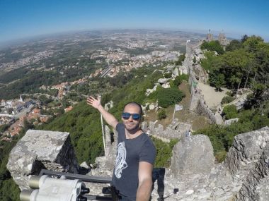 Sintra, Portekiz'de bir Selfie alarak genç Gezgin