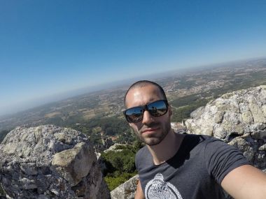 Sintra, Portekiz'de bir Selfie alarak genç Gezgin