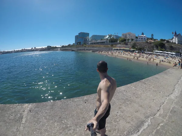 Adam bir Selfie alarak Cascais, Portekiz