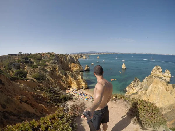 Algarve Beach, Portekiz'de bir Selfie alarak adam