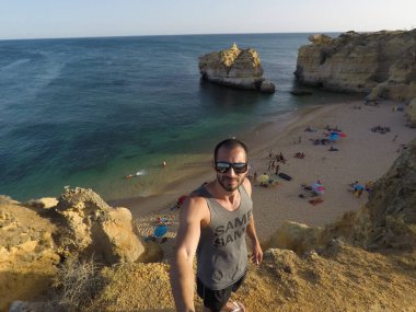 Algarve, Portekiz Beach'de bir adam görünümü