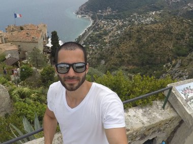 Amalfi Coast, İtalya'da bir Selfie alarak adam